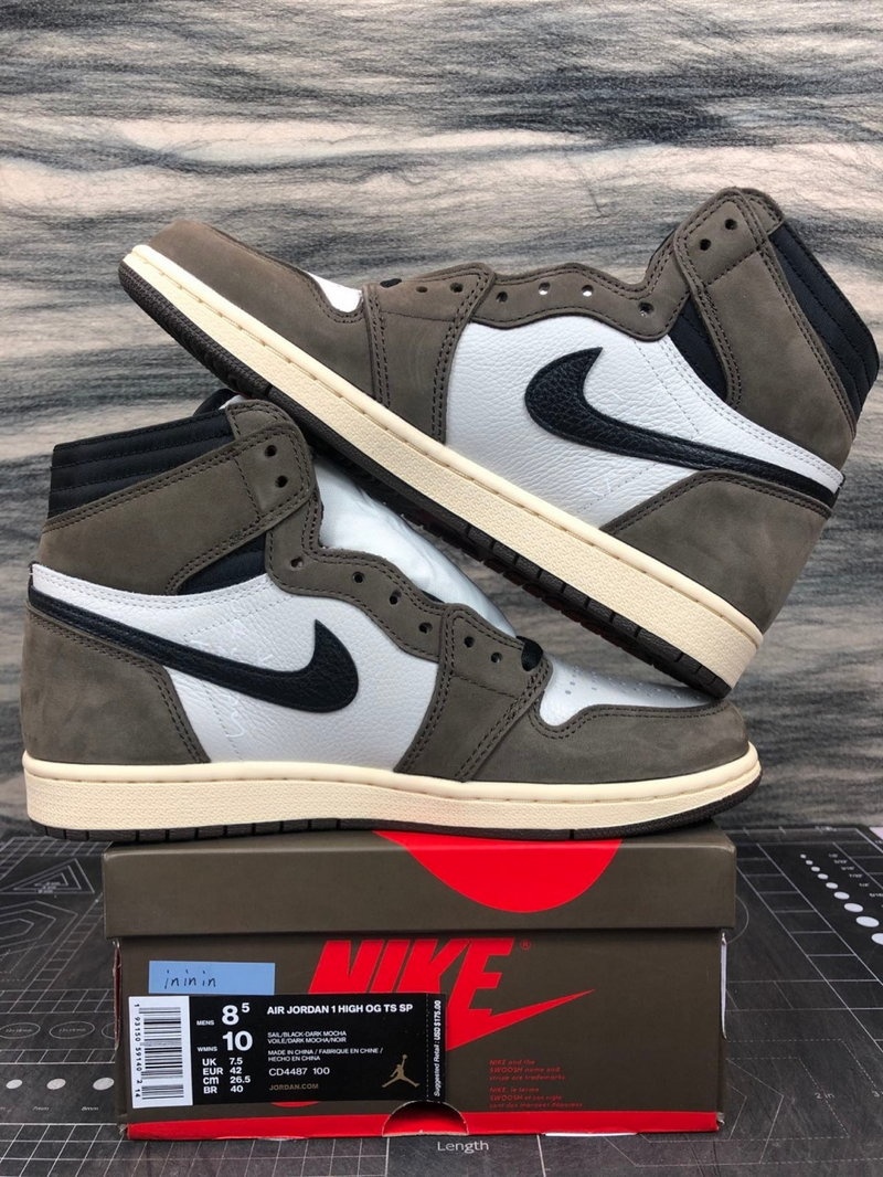 나이키 x 트래비스 스캇 x 프라그먼트 조던1 레트로 하이 OG SP 모카