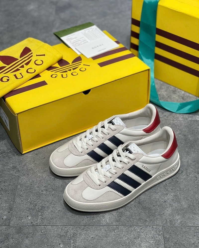 구찌 x 아디다스 가젤 스니커즈 (화이트네이비)