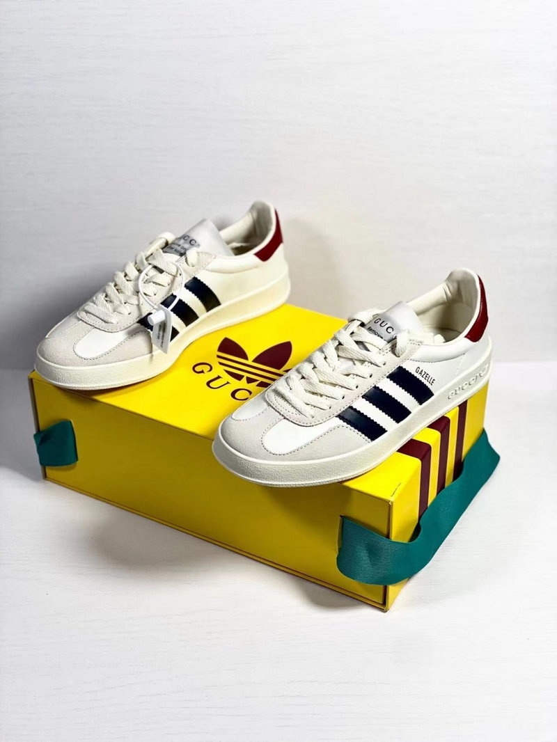 구찌 x 아디다스 가젤 스니커즈 (화이트네이비)