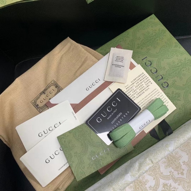 구찌 스크리너 GG 캔버스 디스트레스드 스니커즈