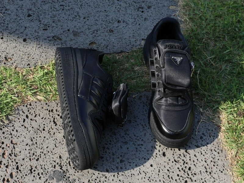 프라다 x 아디다스 리나일론 포럼 스니커즈 (블랙)