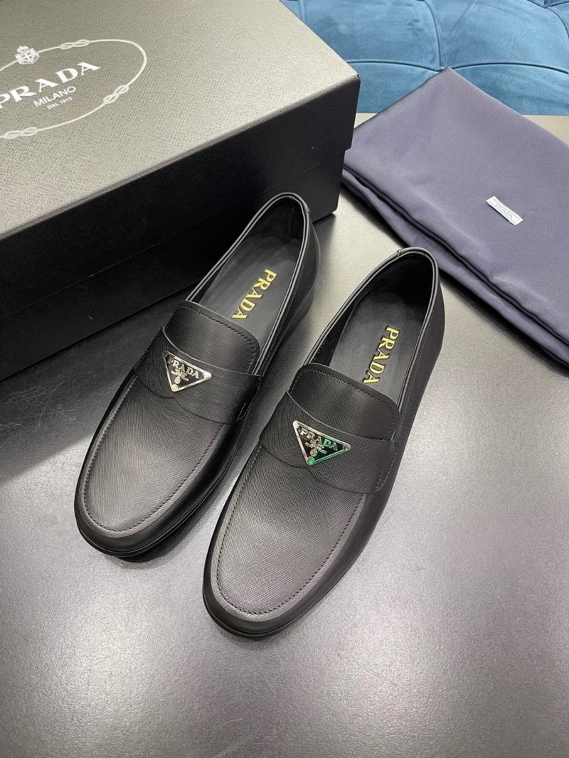 프라다 삼각 스틸로고 사피아노 가죽로퍼