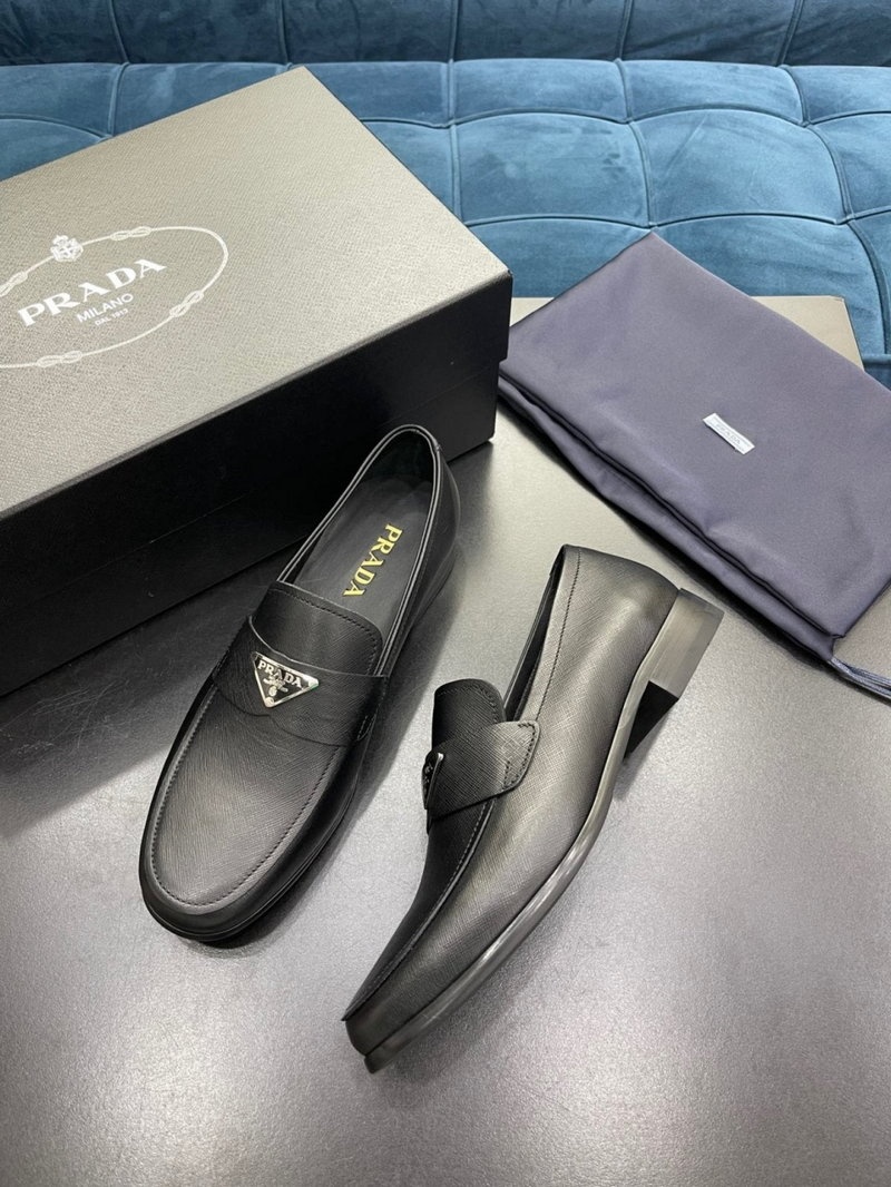 프라다 삼각 스틸로고 사피아노 가죽로퍼