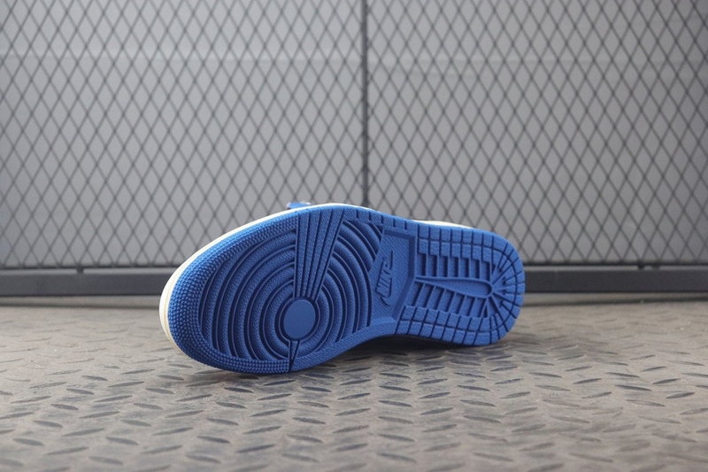 나이키 조던1 트래비스 스캇 프라그먼트 하이 밀리터리 블루