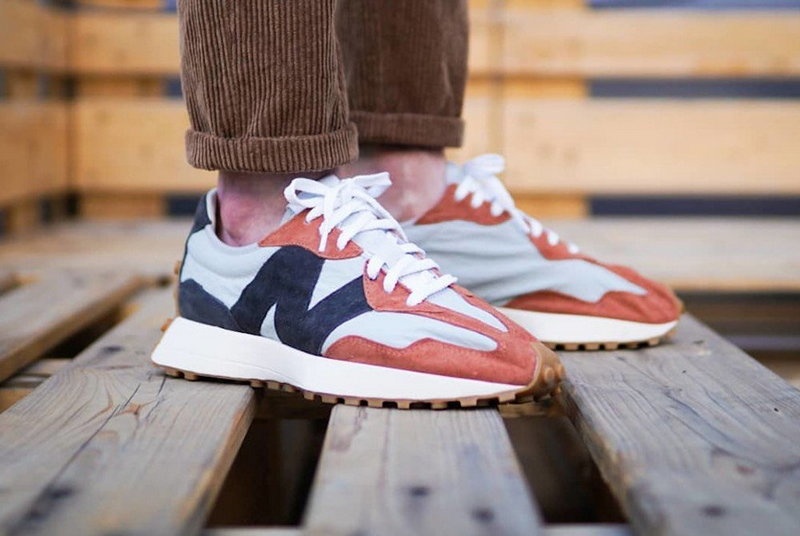 뉴발란스 327 브라운그레이 스니커즈