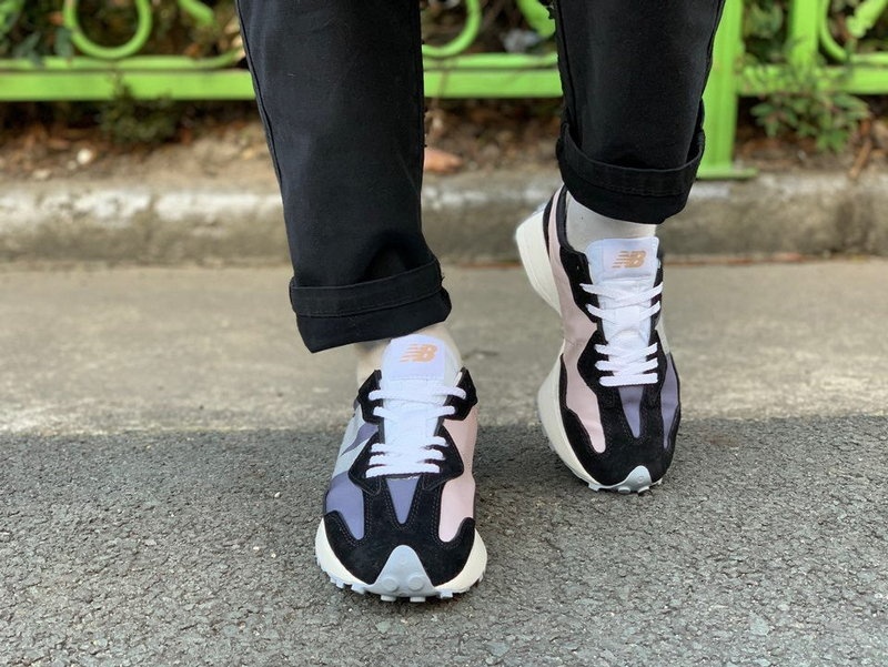 뉴발란스 327 블랙회핑 스니커즈