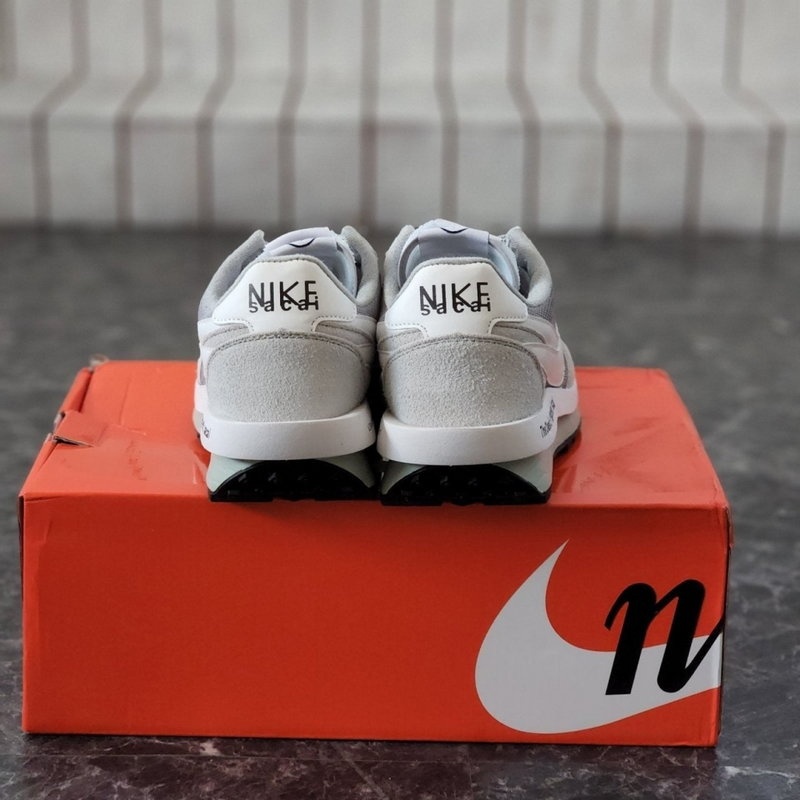 나이키 x 사카이 x 프라그먼트 LD와플 라이트 스모크 그레이