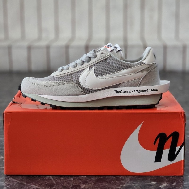 나이키 x 사카이 x 프라그먼트 LD와플 라이트 스모크 그레이