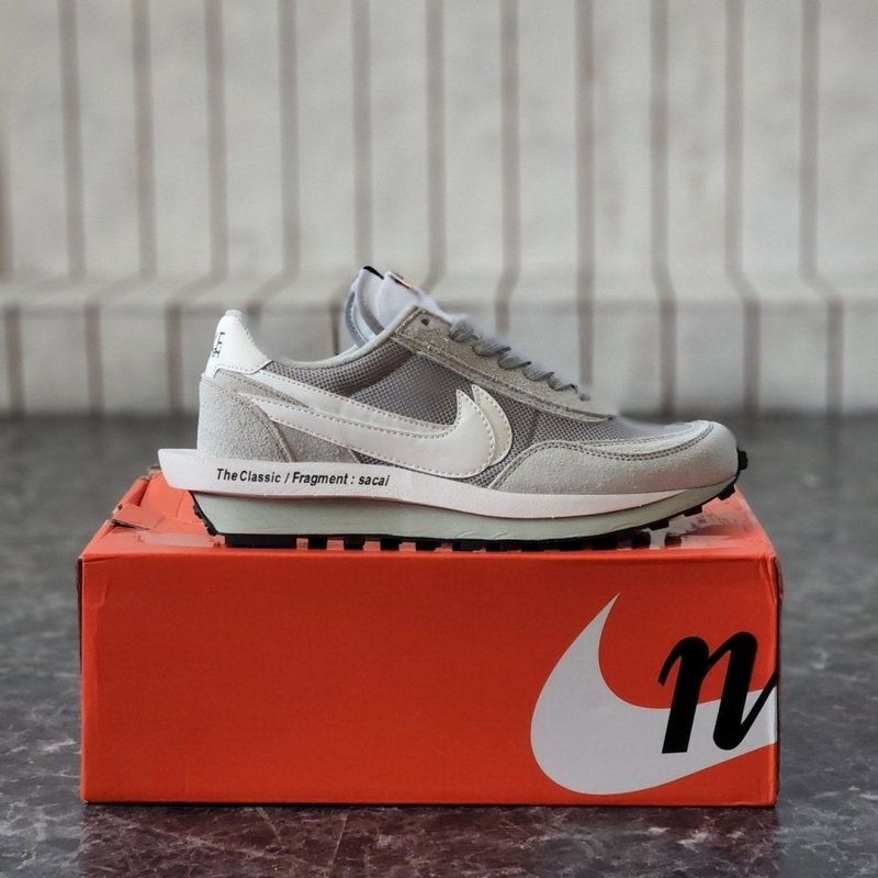 나이키 x 사카이 x 프라그먼트 LD와플 라이트 스모크 그레이