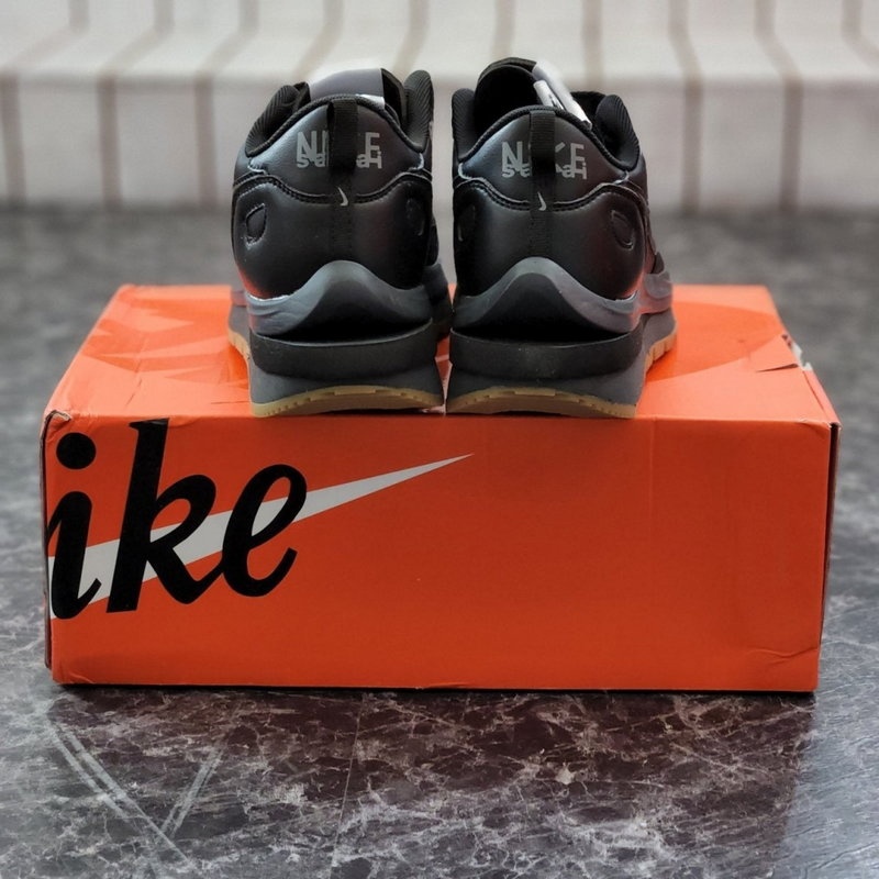 나이키 x 사카이 베이퍼와플 블랙 앤 검