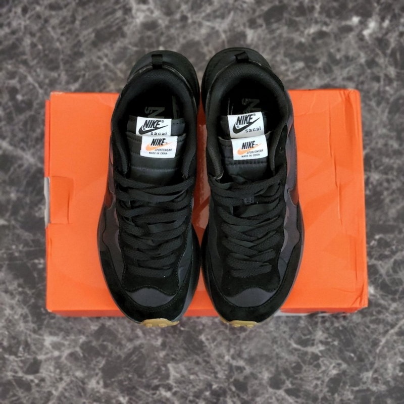 나이키 x 사카이 베이퍼와플 블랙 앤 검