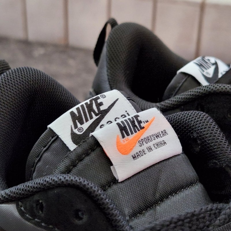 나이키 x 사카이 베이퍼와플 블랙 앤 검