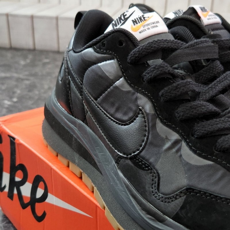 나이키 x 사카이 베이퍼와플 블랙 앤 검