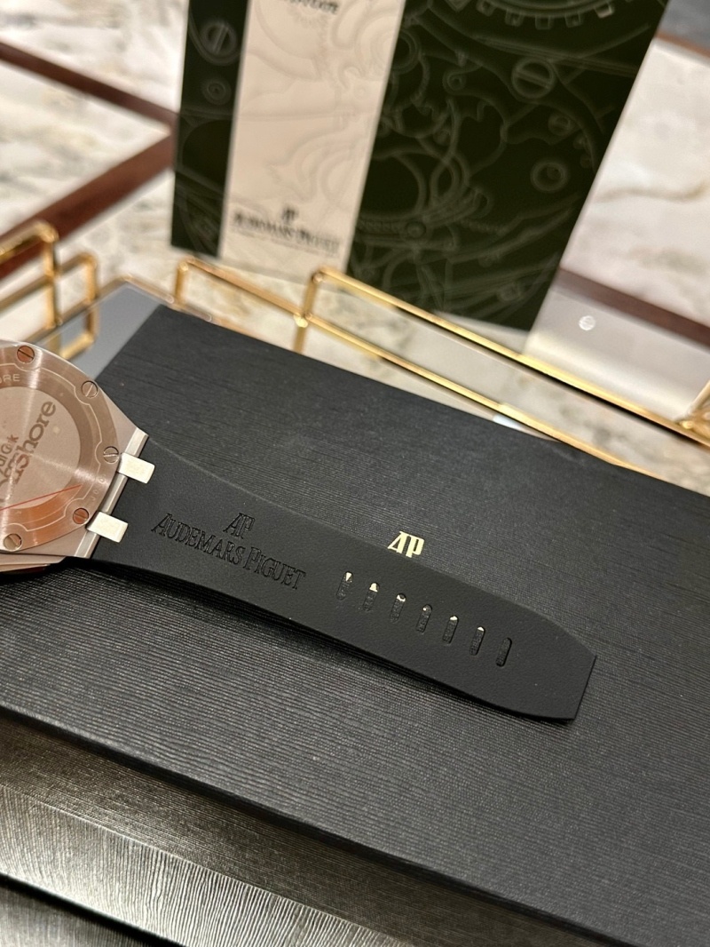 오데마피게 로얄오크 오프쇼어 크로노그래프 45mm