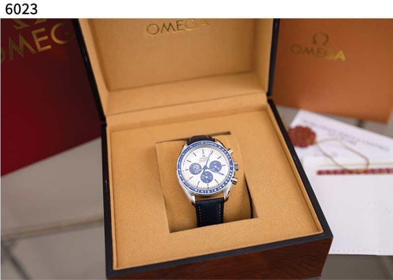 오메가 스피드마스터기념 시리즈 실버 스누피 어워드