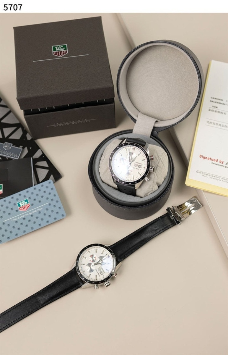 태그호이어 까레라 칼리버16  화이트다이얼