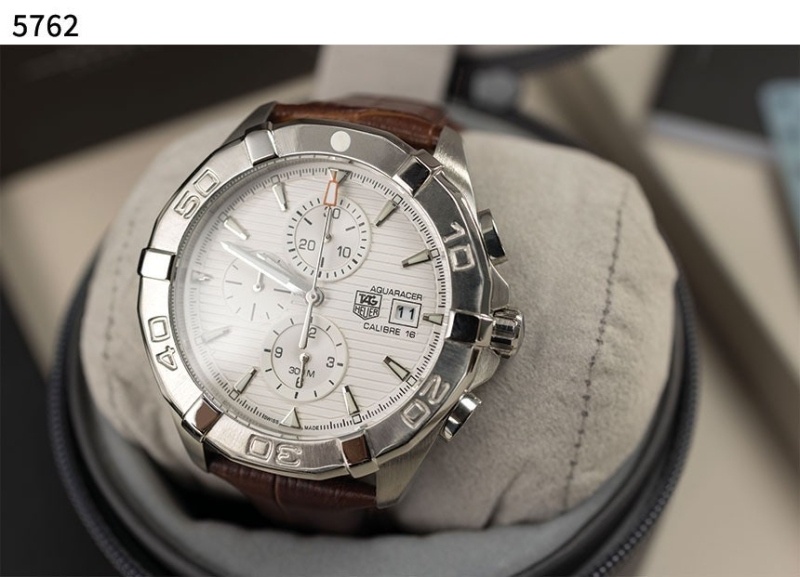 태그호이어 아쿠아레이서 크로노 흰판