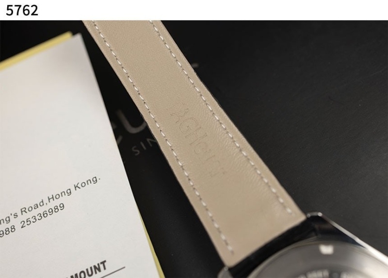 태그호이어 아쿠아레이서 크로노 흰판