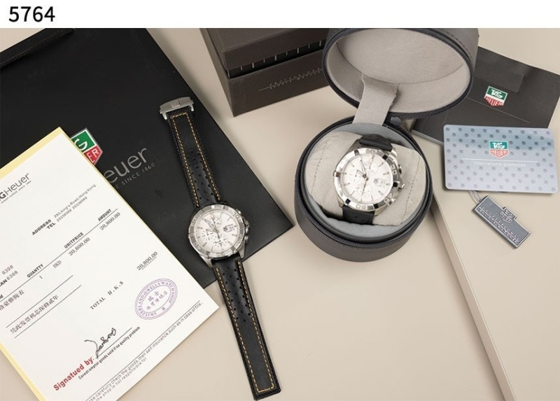 태그호이어 수입고급 아쿠아 레이서 300M 칼리버 16 오토매틱 크로노그래프