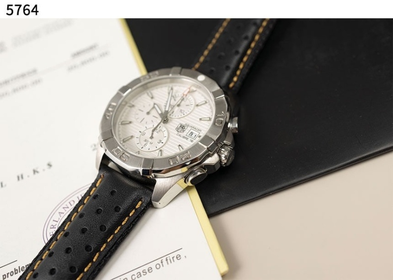 태그호이어 수입고급 아쿠아 레이서 300M 칼리버 16 오토매틱 크로노그래프