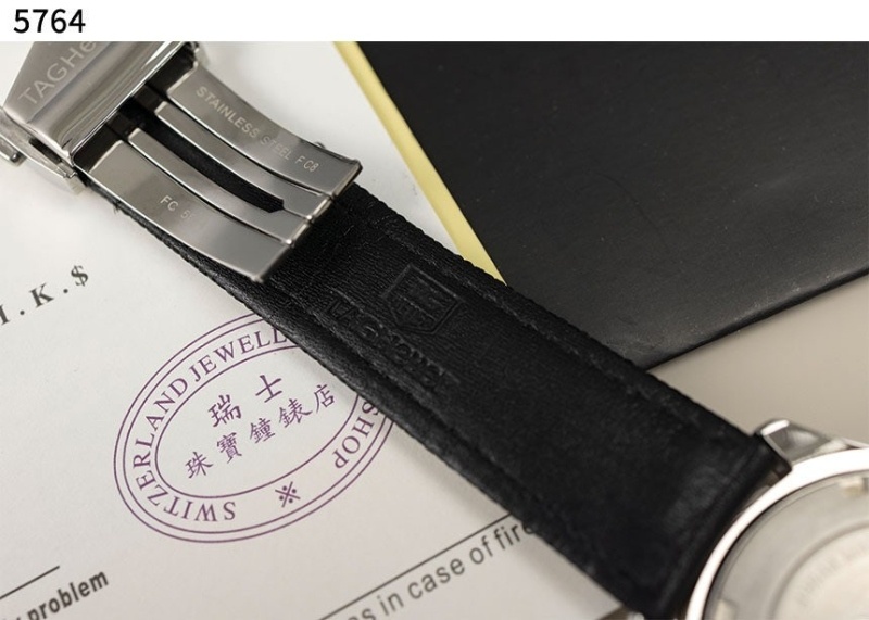 태그호이어 수입고급 아쿠아 레이서 300M 칼리버 16 오토매틱 크로노그래프