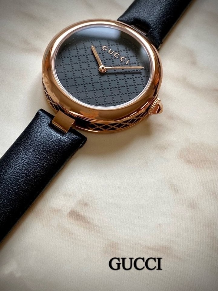 구찌 디아망띠시마 여성 가죽 시계 32mm