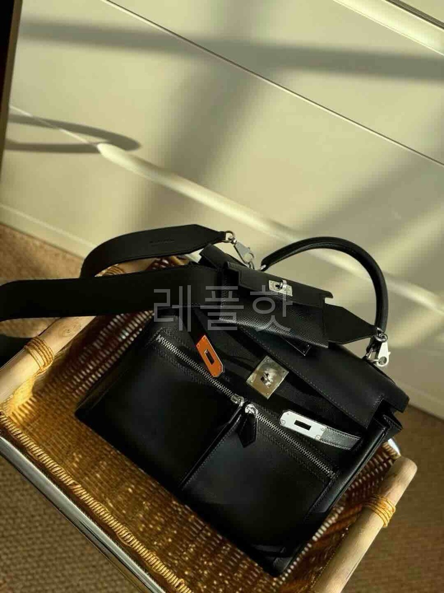 Hermès Kelly25 Swift Lakis Noir x Palladium Hardware