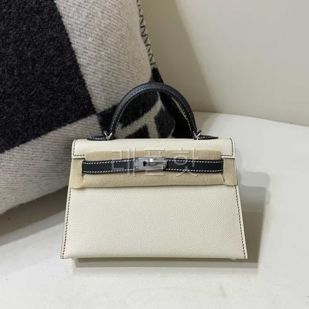 Hermès Kelly Mini Epsom Craie Black x Palladium Hardware