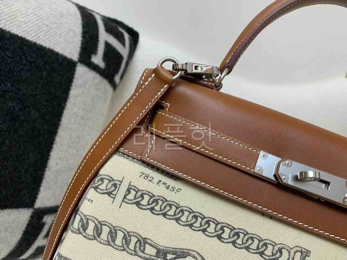 Hermès KELLY 28 TOILE DE CAMP DÉCHAÎNÉE & FAUVE BARÉNIA RETOURNÉ PALLADIUM HARDWARE