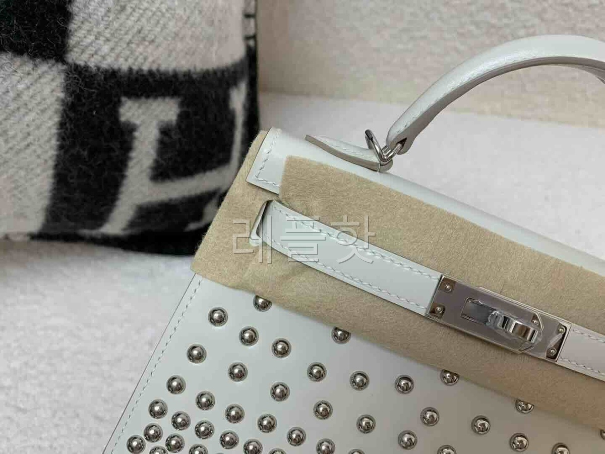 Hermès Mini Kelly II Studded Box Craie x Palladium Hardware