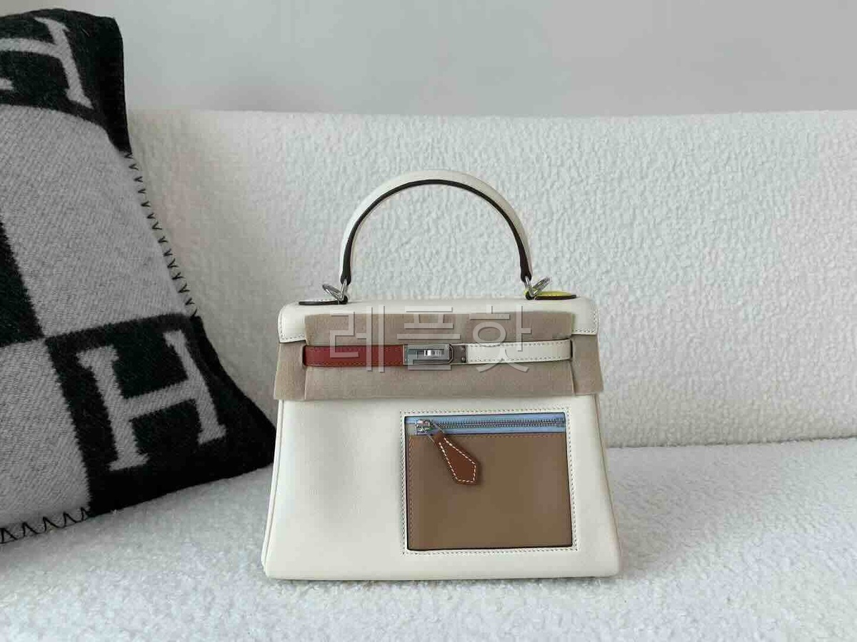 Hermès Kelly 25 Colormatic Swift Milky White x Gold Hardware
