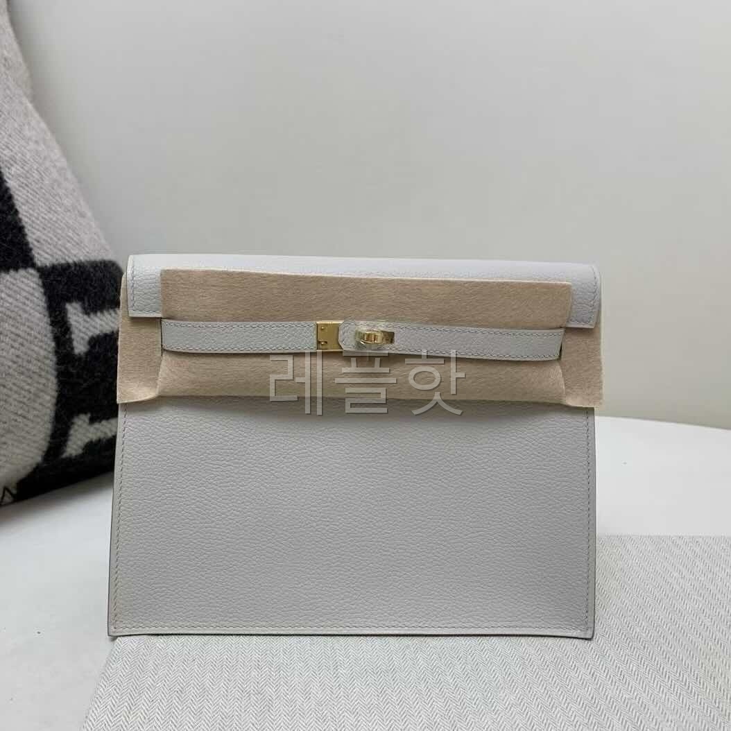 Hermès Kelly Danse Evercolor Gris Perle x Gold Hardware