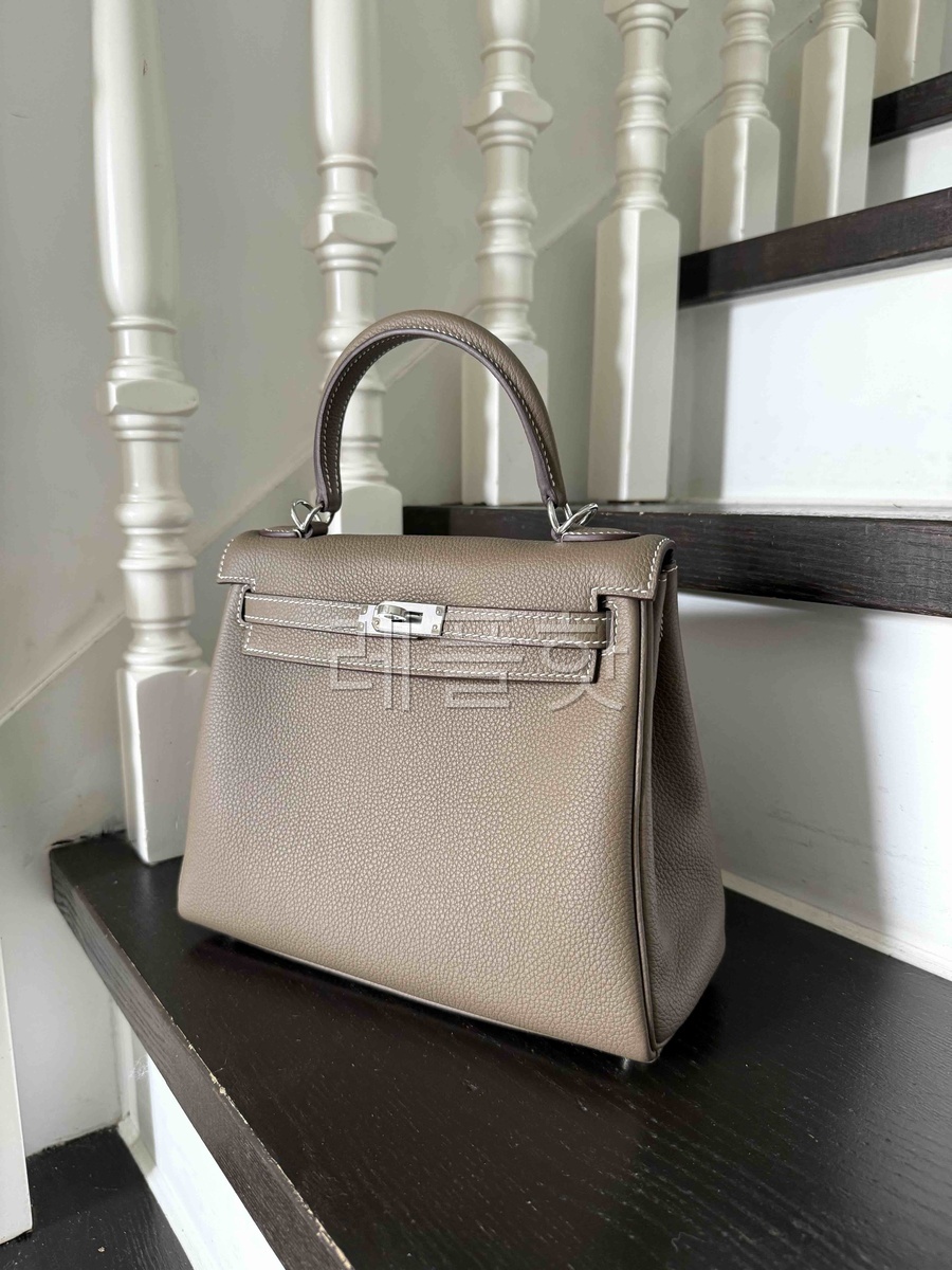 Hermès Kelly 25 Togo Etoupe x Palladium Hardware