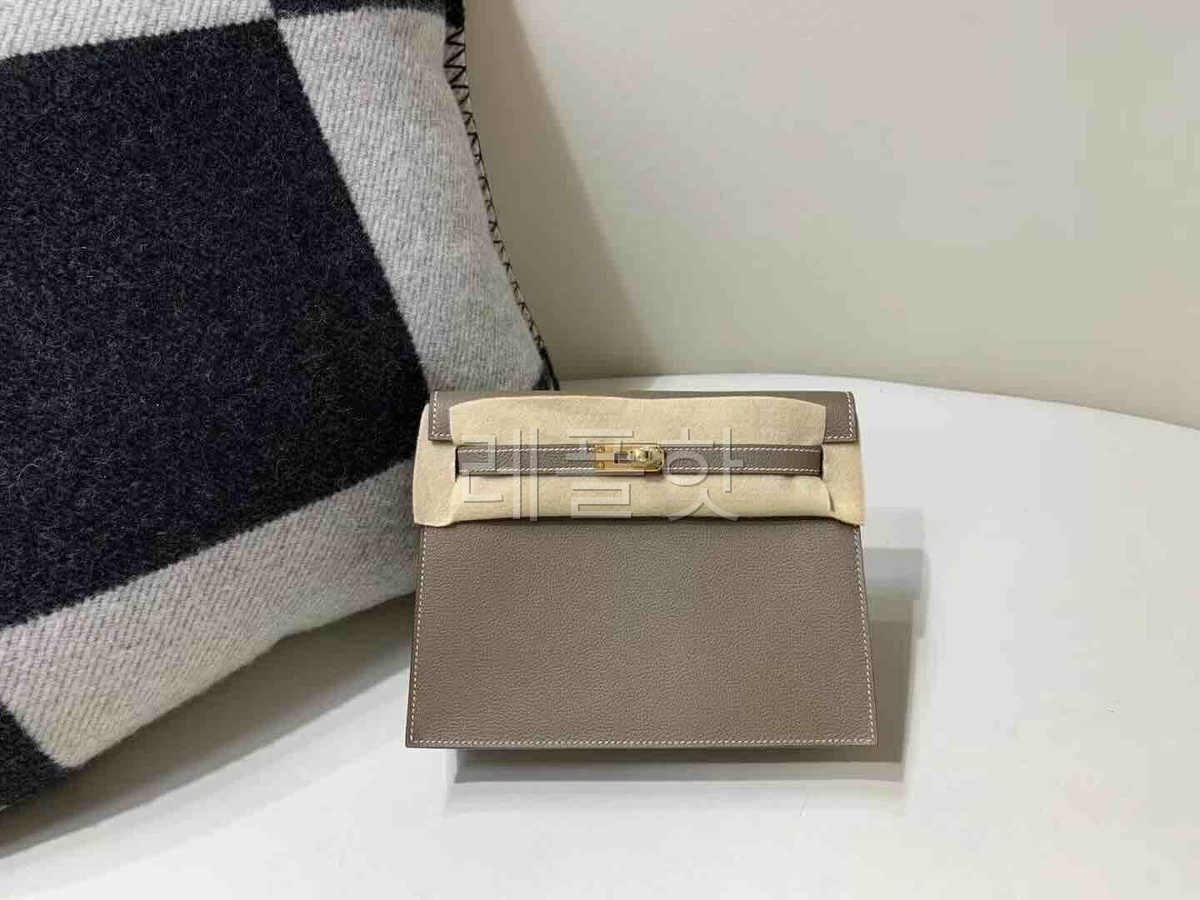 Hermès Kelly Danse Evercolor Etoupe Gold Hardware