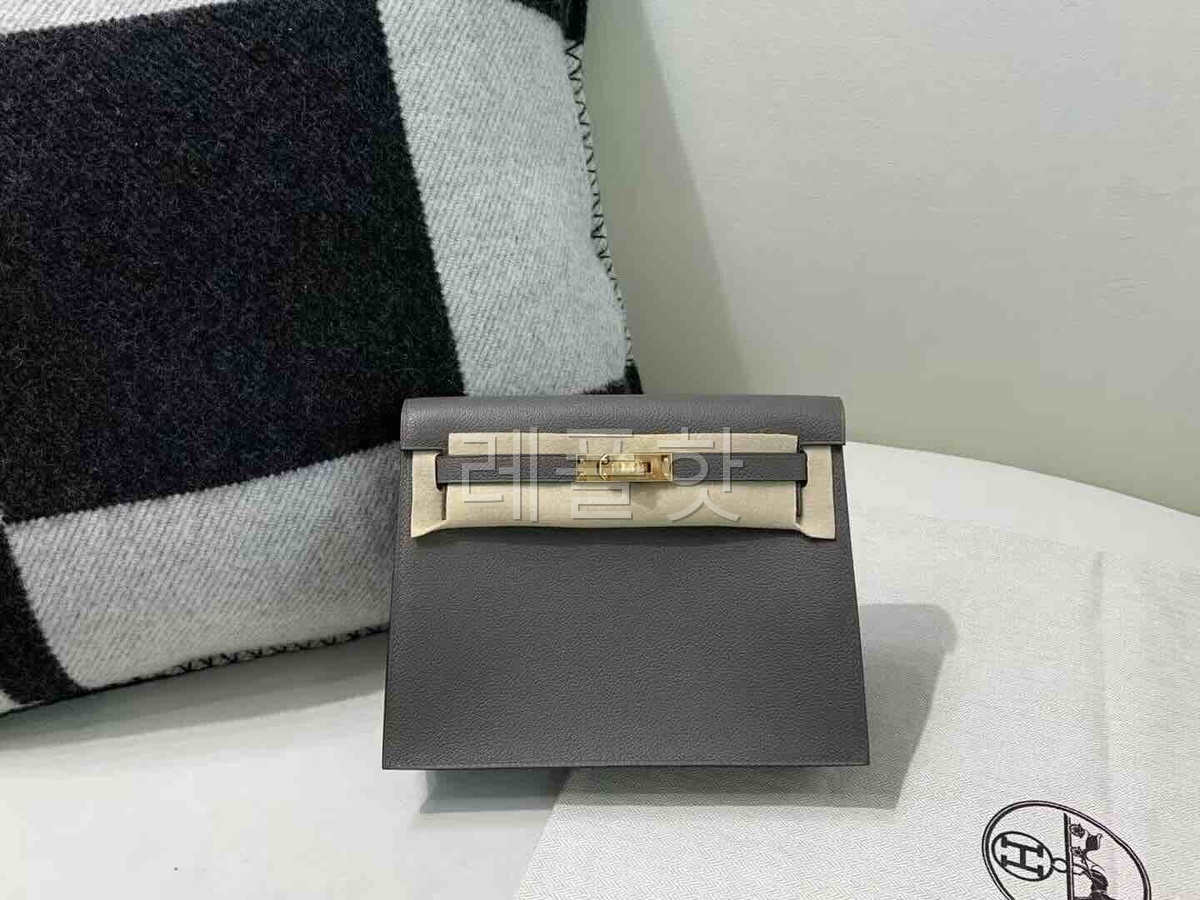 Hermès Kelly Danse 22 Evercolor Etain x Gold Hardware