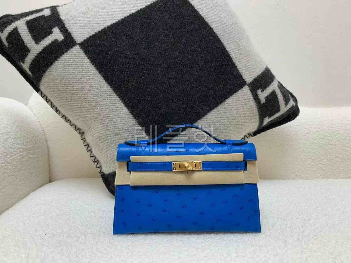 Hermès Pochette Ostrich Malachite x Gold Hardware