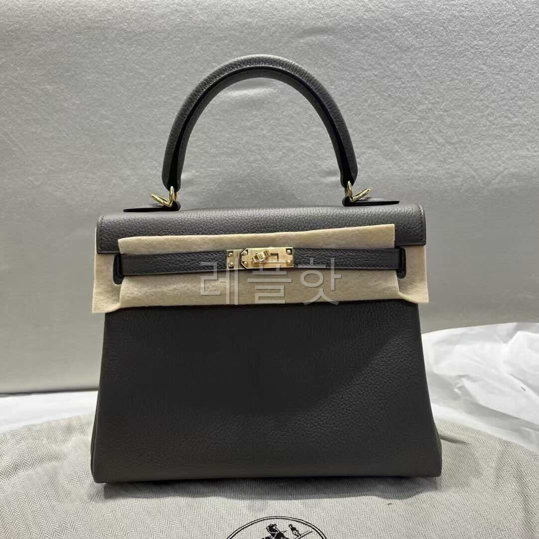 Hermès Kelly 25 Togo Vert Gris x Gold Hardware