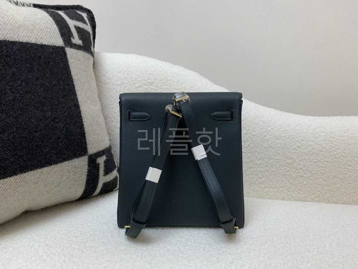 Hermès Kelly Ado 22 Togo 6O Pine Green x Gold Hardware