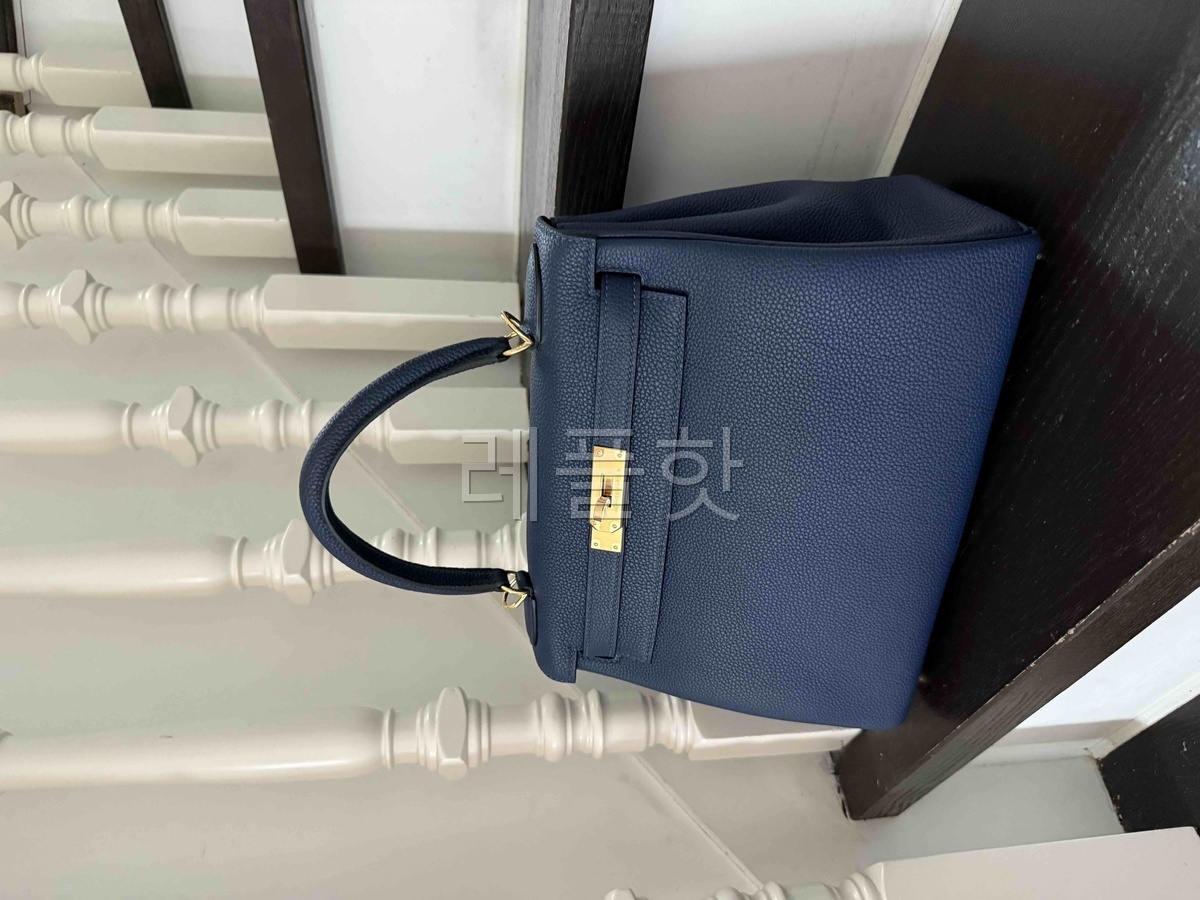 Hermès Kelly28 Togo Blue Sapphire x Gold Harware