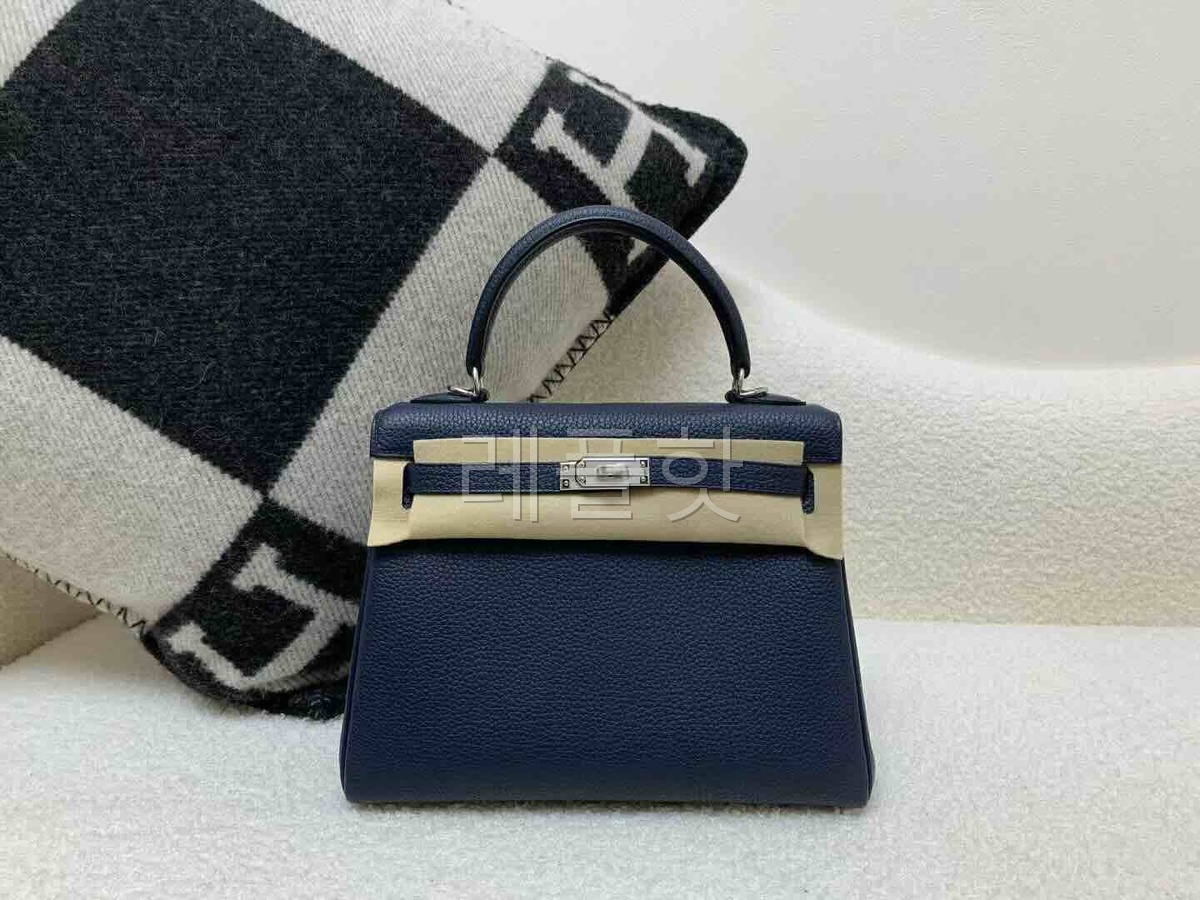 Hermès Kelly 25 Togo Gem Blue x Palladium Hardware