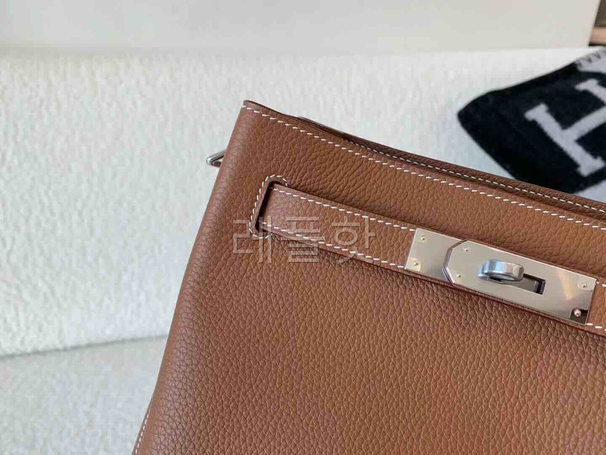 Hermès So Kelly 22 Togo Gold x Palladium Hardware