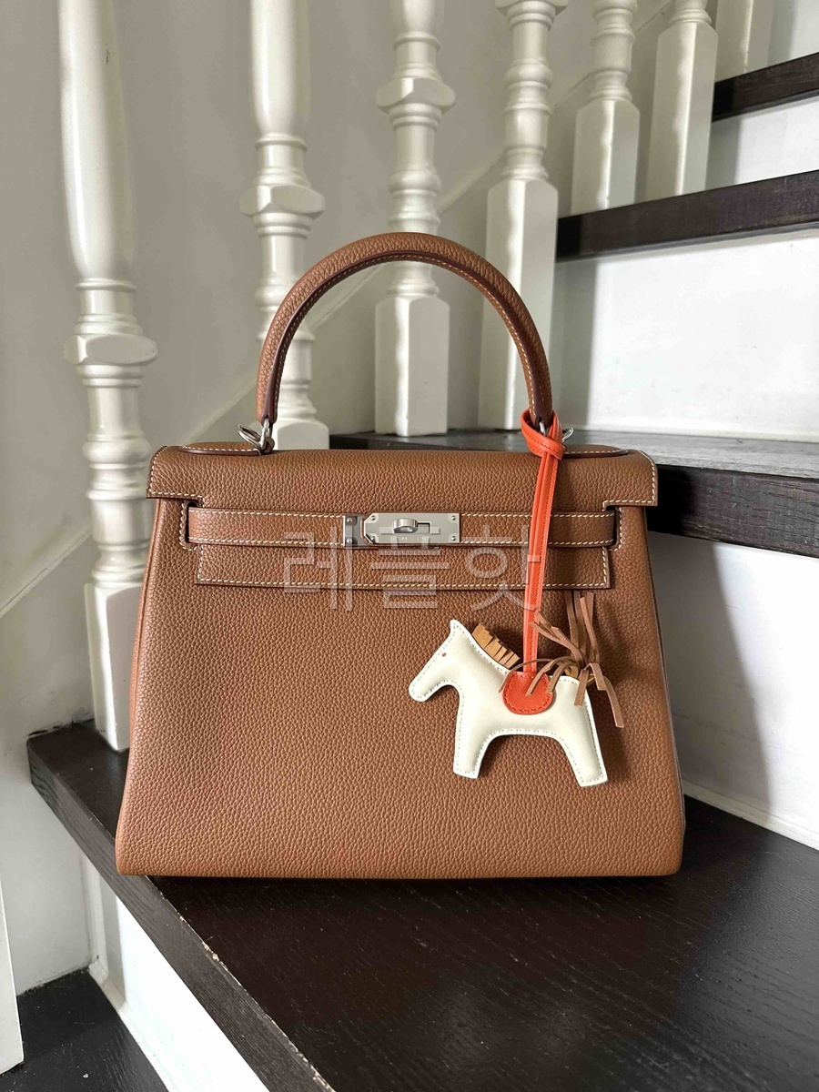 Hermès Kelly28 Togo Gold x Palladium Hardware