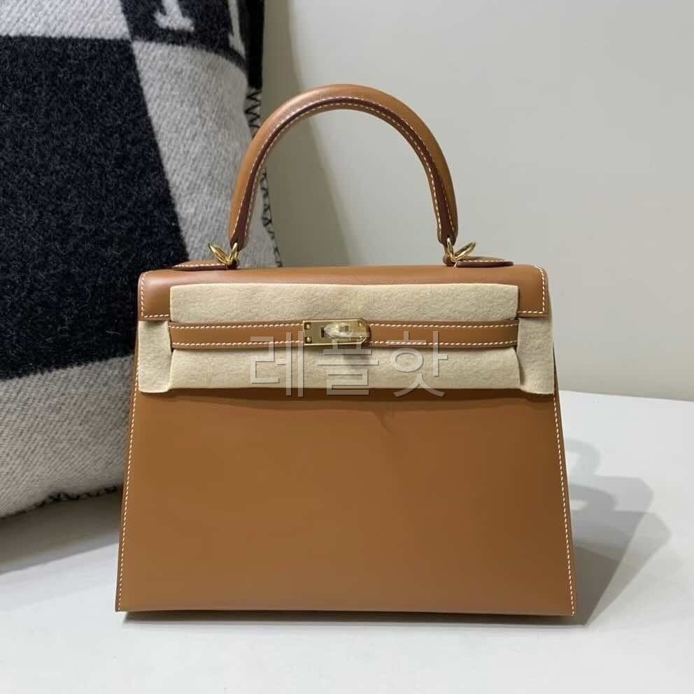 Hermès Kelly 25 Sellier Box Calf Gold x Gold Hardware