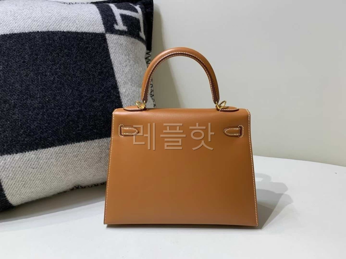 Hermès Kelly 25 Sellier Box Calf Gold x Gold Hardware