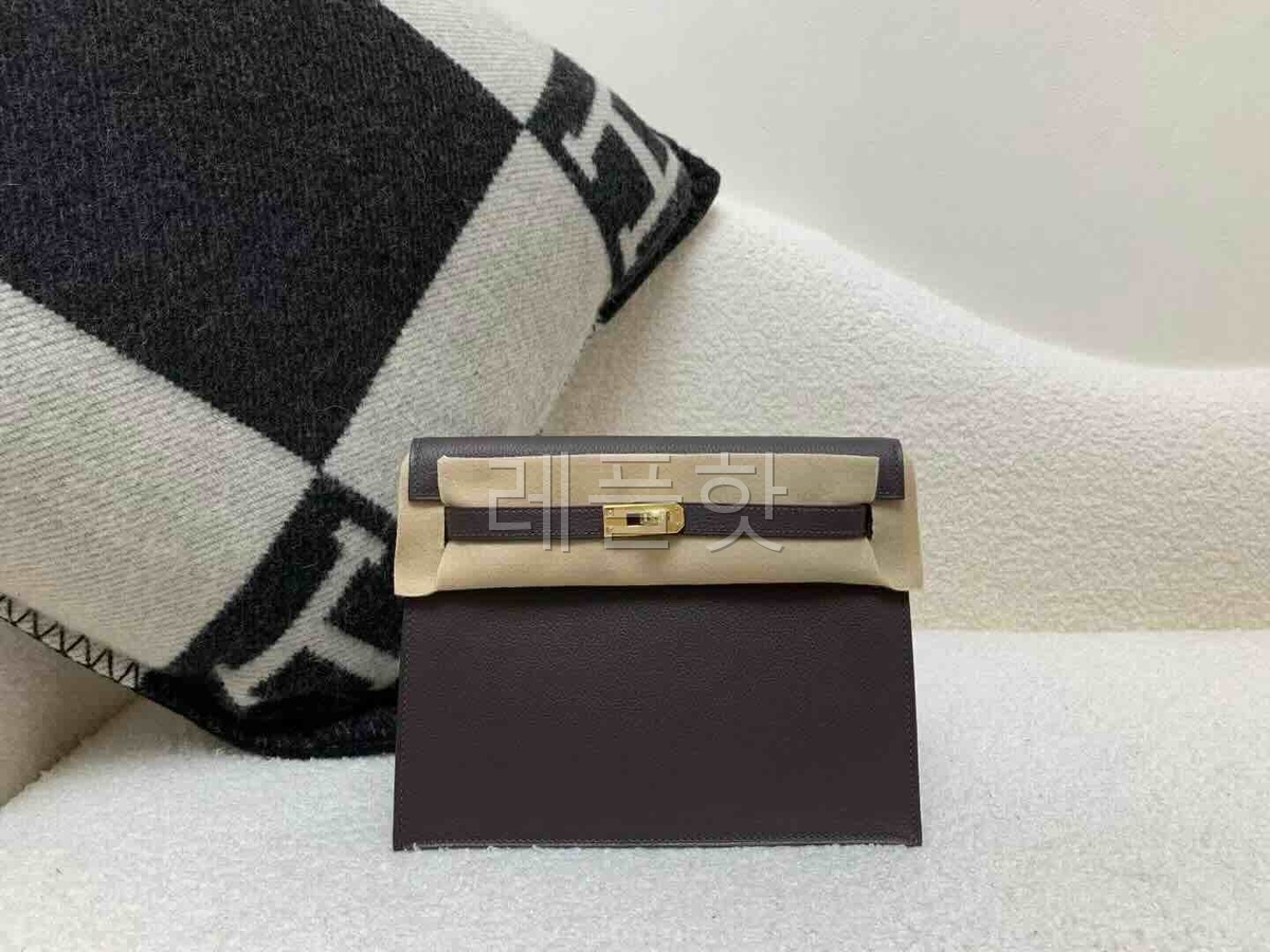 Hermès Kelly Danse 22 Evercolor Saddle Brown x Gold Hardware