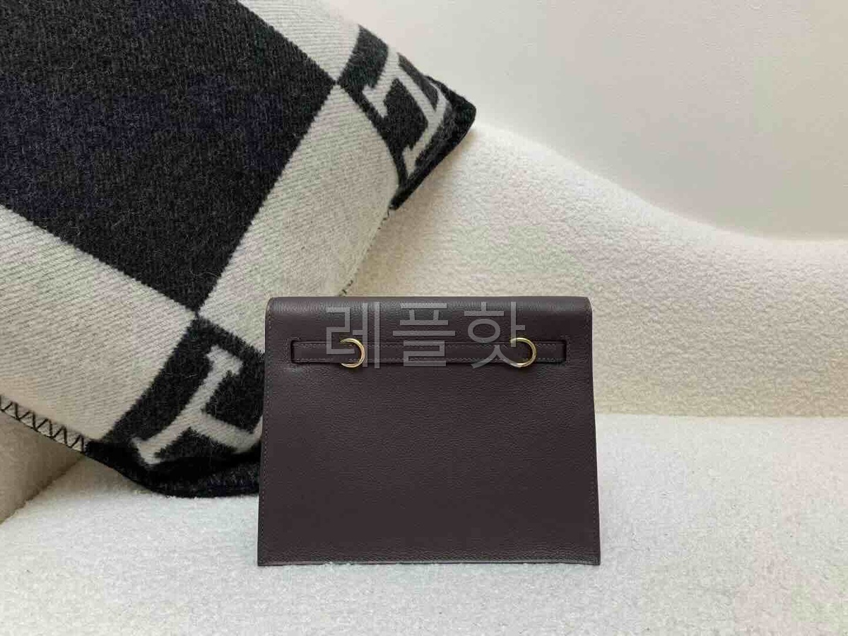 Hermès Kelly Danse 22 Evercolor Saddle Brown x Gold Hardware