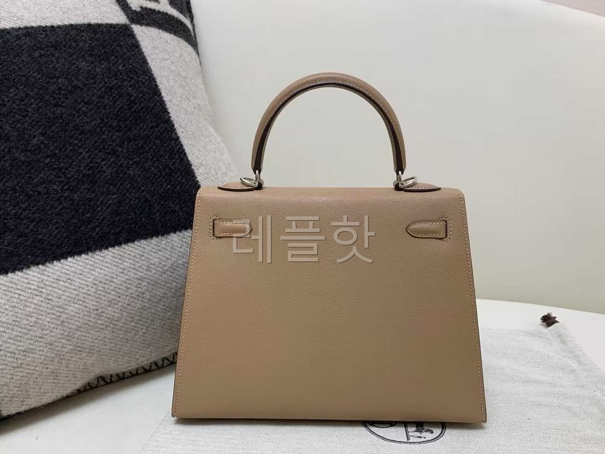 Hermès Kelly25 Sellier Evercolor Biscuit x Palladium hardware