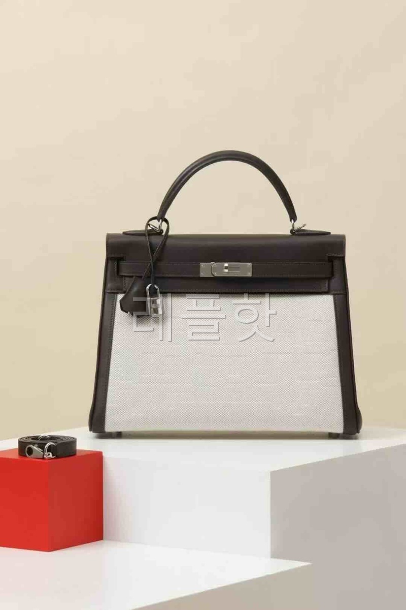 Hermès Kelly 32 Toile Canvas Écru / Ébène Swift x Palladium Hardware
