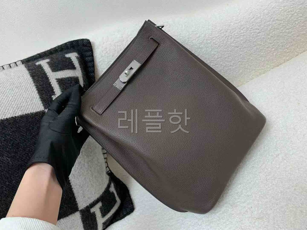 Hermès So Kelly 22 Togo Chocolate (Interior Gold) x Palladium Hardware