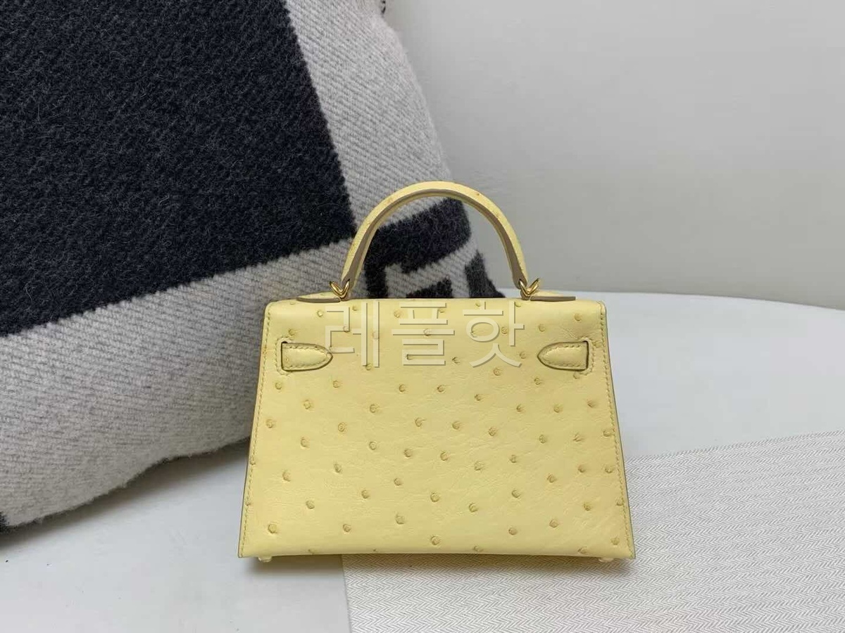 Hermès Kelly Mini II 20 Ostrich Jaune Poussin x Gold Hardware